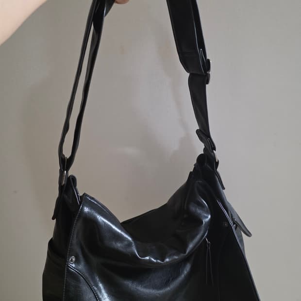 비바스튜디오 숄더백