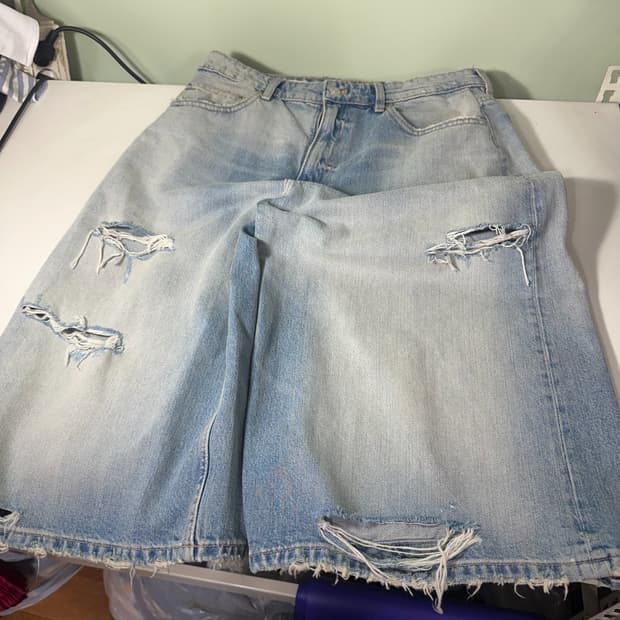 L-XL 자라 맨 와이드핏 연청워시드 찢청 데님 버뮤다팬츠