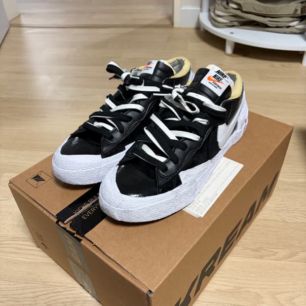 나이키 x 사카이 블레이저 로우 블랙 페이턴트 레더 265