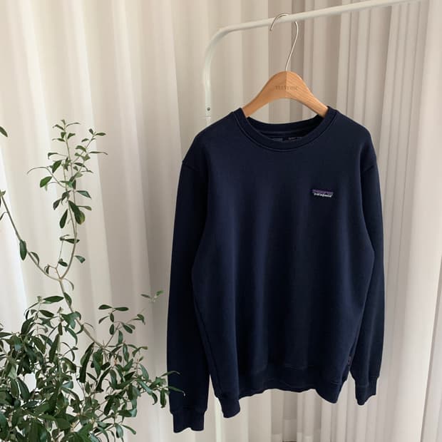 파타고니아 네이비 업라이절 크루 맨투맨