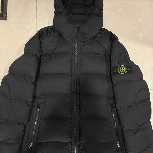 스톤아일랜드 심리스 패딩 L