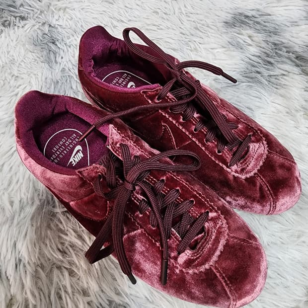 나이키 코르테즈 벨벳 버건디 운동화 245
