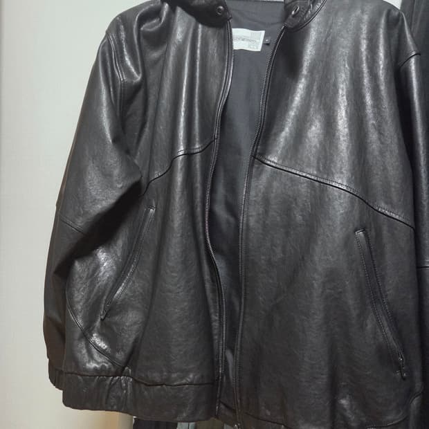 4) 해칭룸 레더 후드 자켓