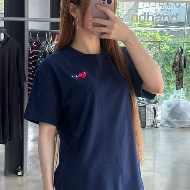 꼼데가르송 플레이 더블하트 반팔티 네이비