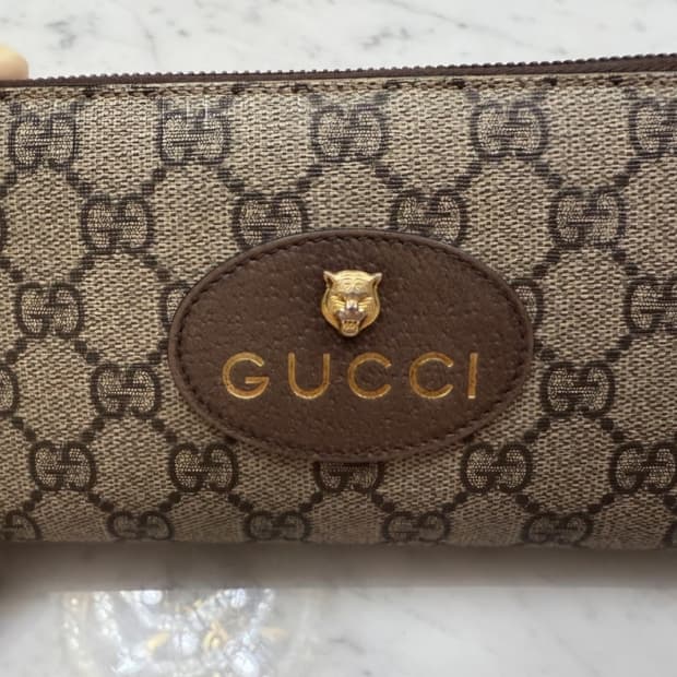 구찌 장지갑 네오 빈티지 동전 장지갑팝니다.