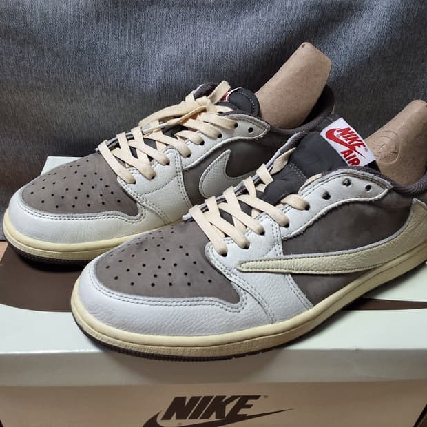 나이키 트래비스 스캇 로우 OG 리버스 모카 275