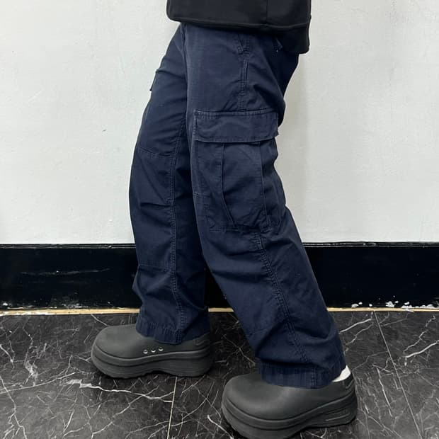 칼하트 WIP 에비에이션 카고팬츠 네이비