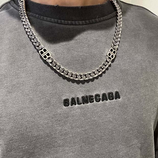 발렌시아가 목걸이