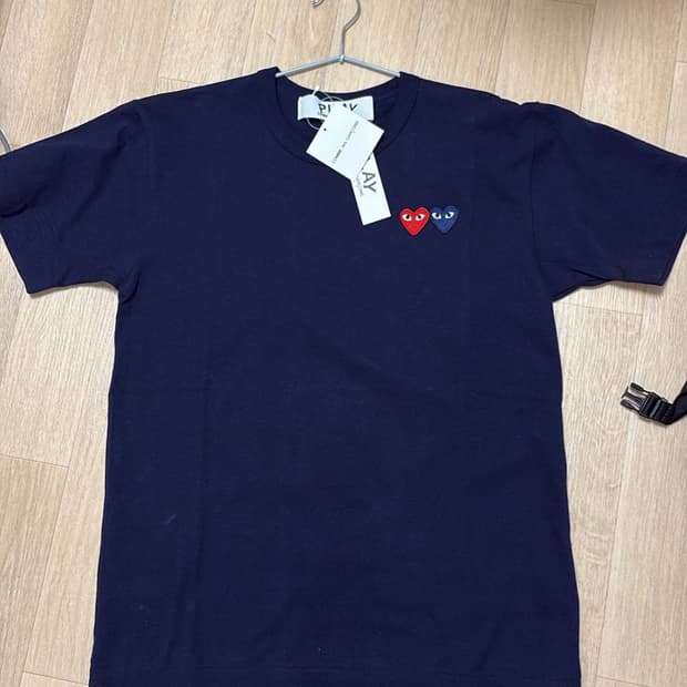 꼼데가르송 네이비 반팔티 새상품 