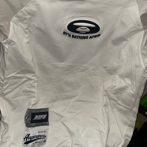 에이프 롱슬리브