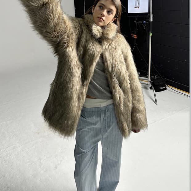 애프터아워즈v3 퍼자켓 (르세라핌 착용)