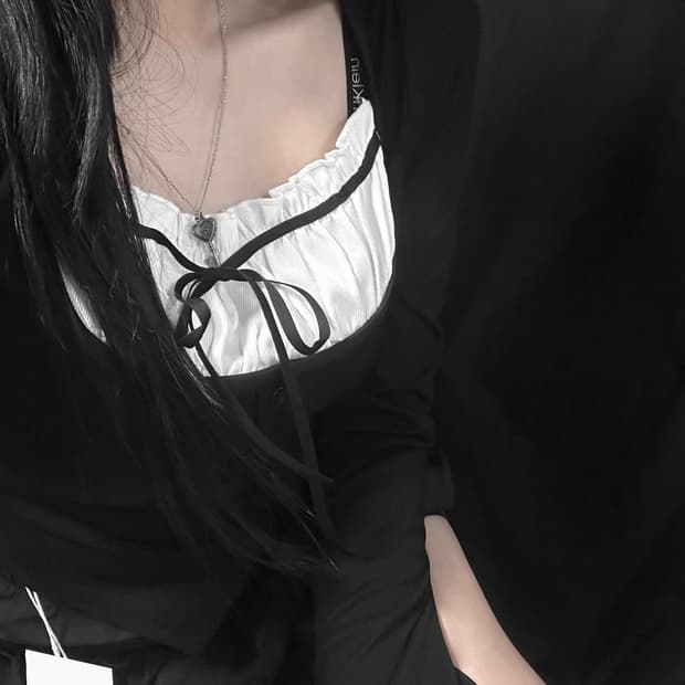 공겜여주 러블리 블랙 레이스 블라우스 리본 탑 에이블리 빈티지