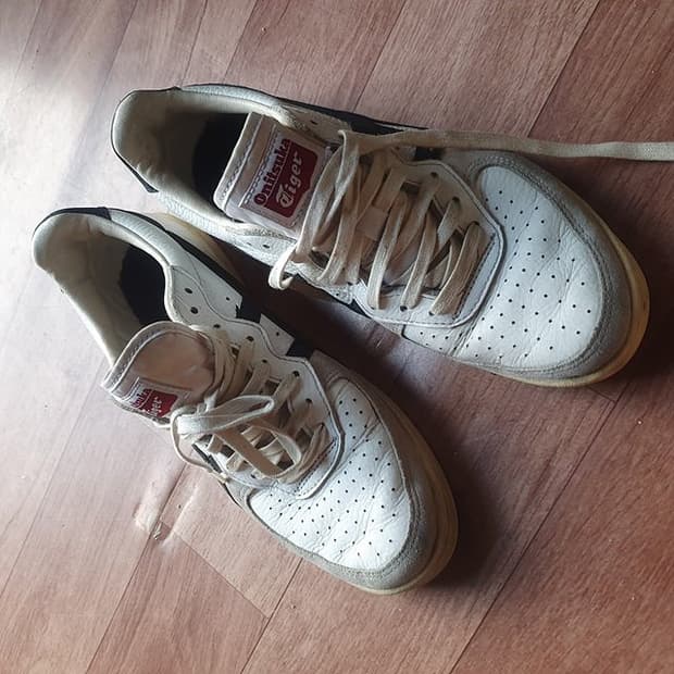 오니츠카타이거 스니커즈245
