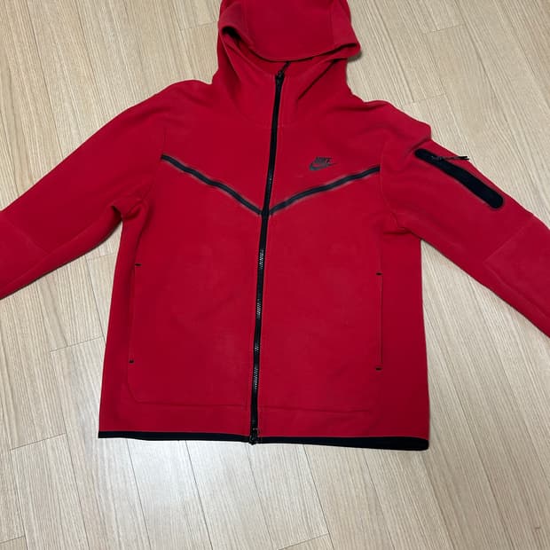 나이키 테크팩레드