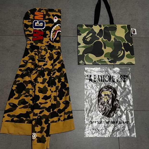 베이프 황계 후드집업 급처합니다