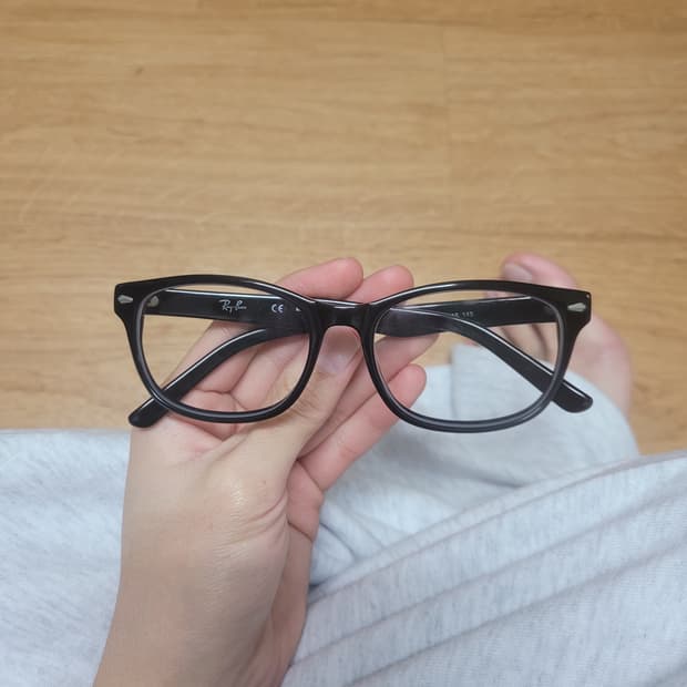 레이밴 뿔테 안경(블랙)