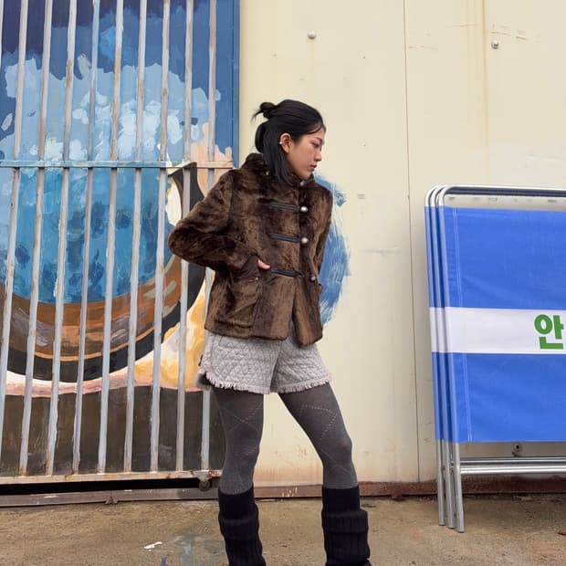 페이크퍼 크롭 후드 재킷