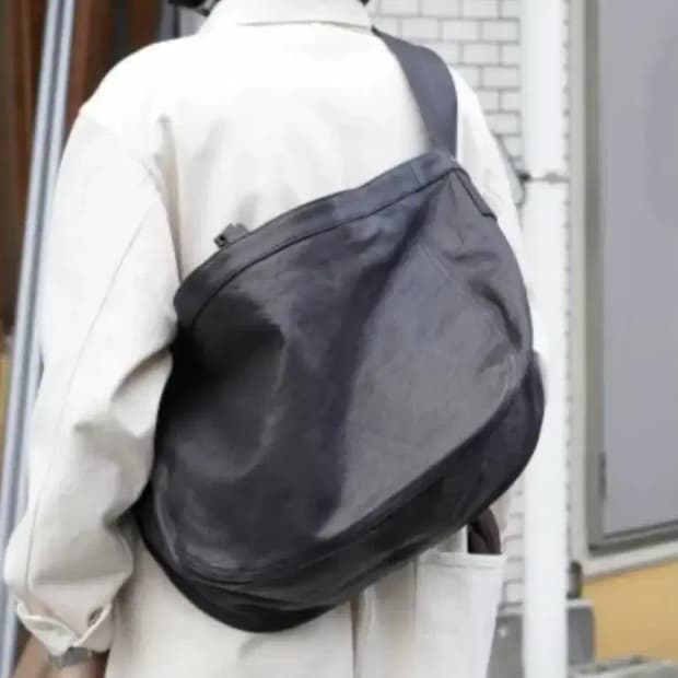 타이가 타카하시 뉴스보이백 라지 홀스레더