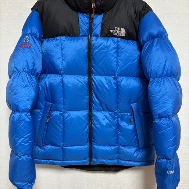 이것은 노스페이스 써밋 시리즈 800 로체 다운 패딩 재킷