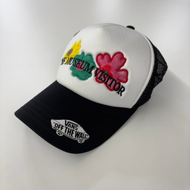 반스 x 더 뮤지엄 비지터 매쉬 트러커 햇