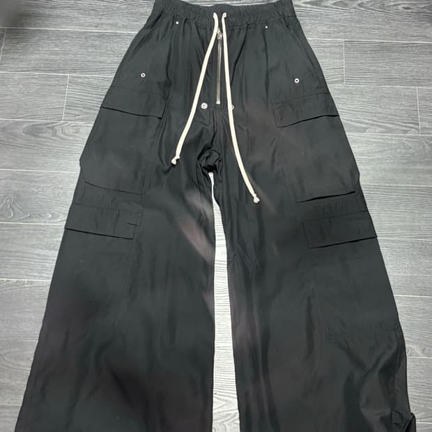 (새상품)립스탑 게스벨라팬츠