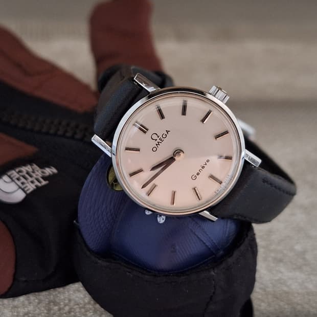 오메가 제네바 시계  판매합니다
