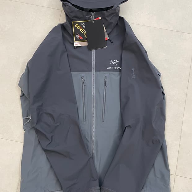 아크테릭스 알파 AR 글리치 XL 