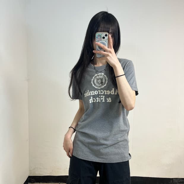 Abercrombie grey t-shirt