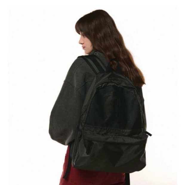 커렌트 심볼 이지 백팩