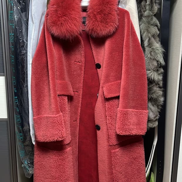 Lunakorrs 퍼 자켓 (인모x)