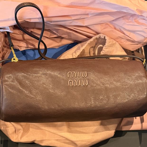 미우미우 나파 파우치 미니백 브라운