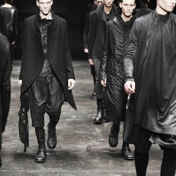 율리우스 자켓구합니다.