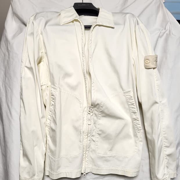 스톤아일랜드 고스트와펜 화이트 자켓 L