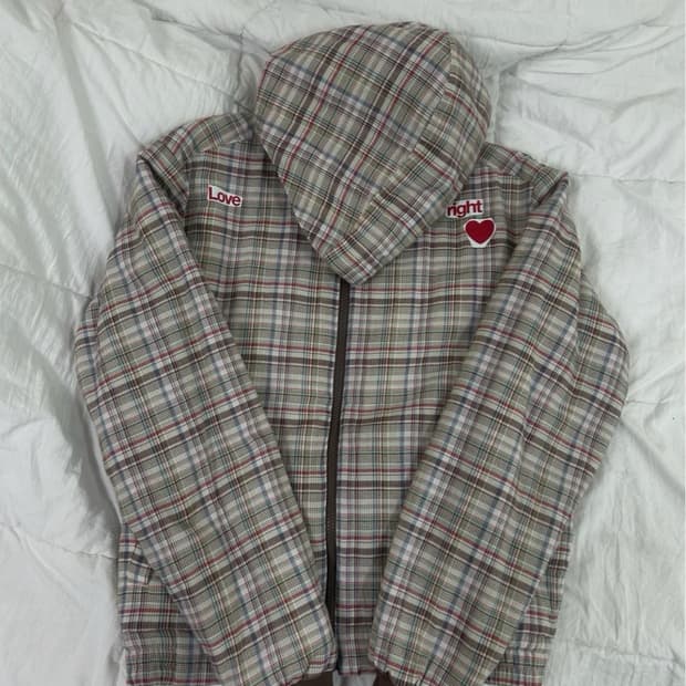 더뮤지엄비지터 LOVE CHECK PUFFED JACKET (BROWN)