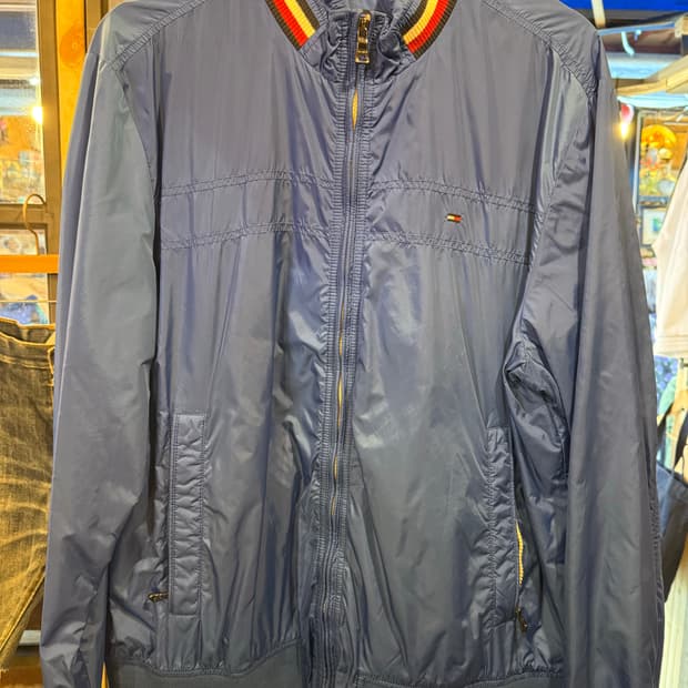 타미힐피거 블루 바람막이
