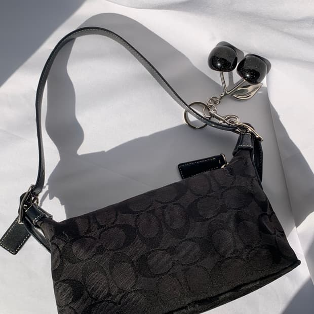 인기템 🖤Coach 코치 올블랙 핸드백