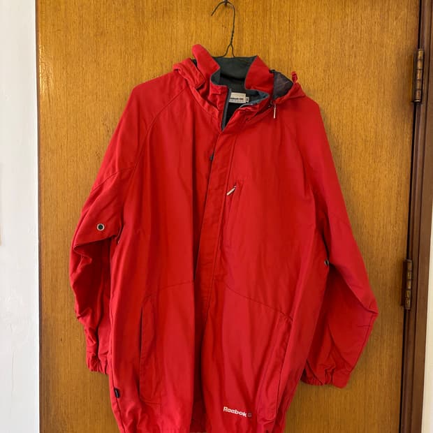 리복 레드 바람막이