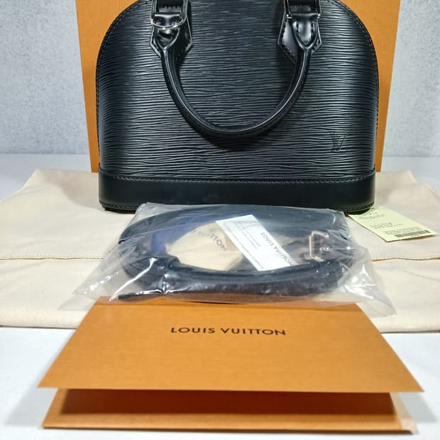 루이비통 에피 알마BB 토트백 M24645