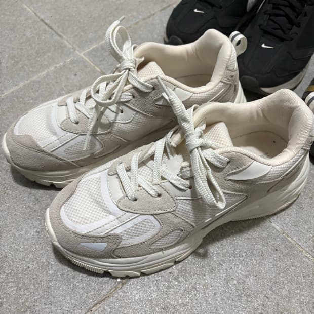 아키클래식 볼트 S 베이지(새상품)