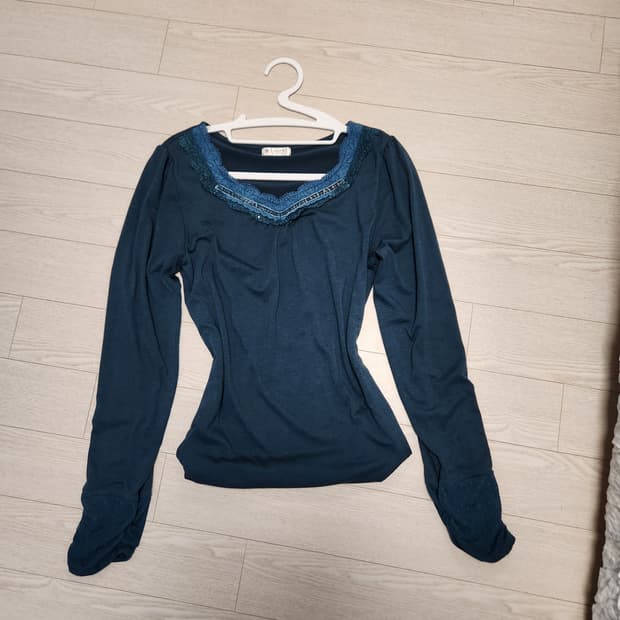 2월까지 엑시즈팜 갸루  레이스 장식 긴팔 기본 이너티