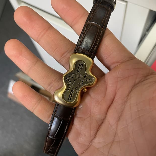 토우토우아카이브 타임리스 팔찌