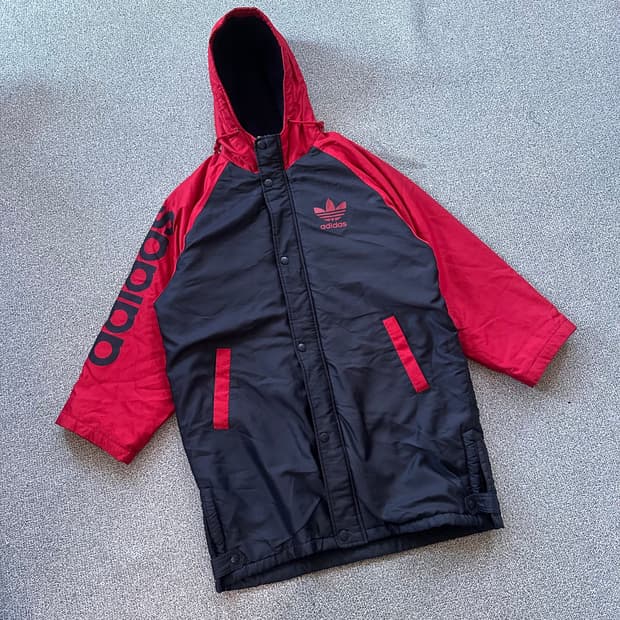 아디다스 1900s 돕바 레드 패딩