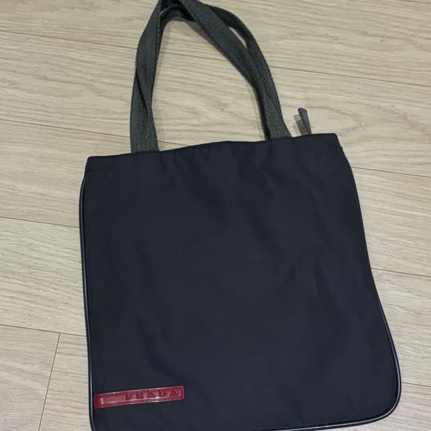 프라다 스포츠백