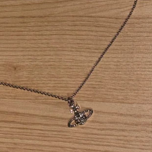 비비안웨스트우드 실버 목걸이