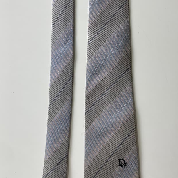 크리스찬 디올 무슈 넥타이
