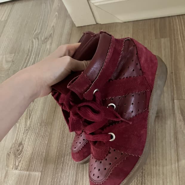 이자벨마랑 바비 히든 웨지 스니커즈 와인