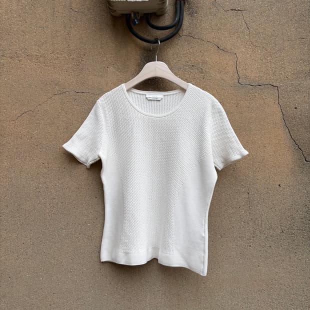 휴고보스 비대칭 화이트 탑