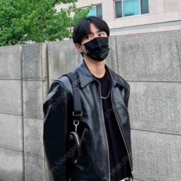 토니웩 카프레더 자켓 (50)L 사이즈 판매합니다.