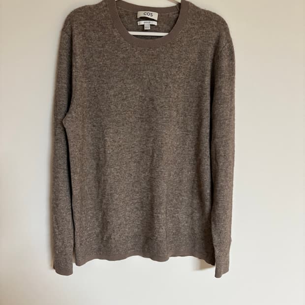 COS 라이트 브라운 니트