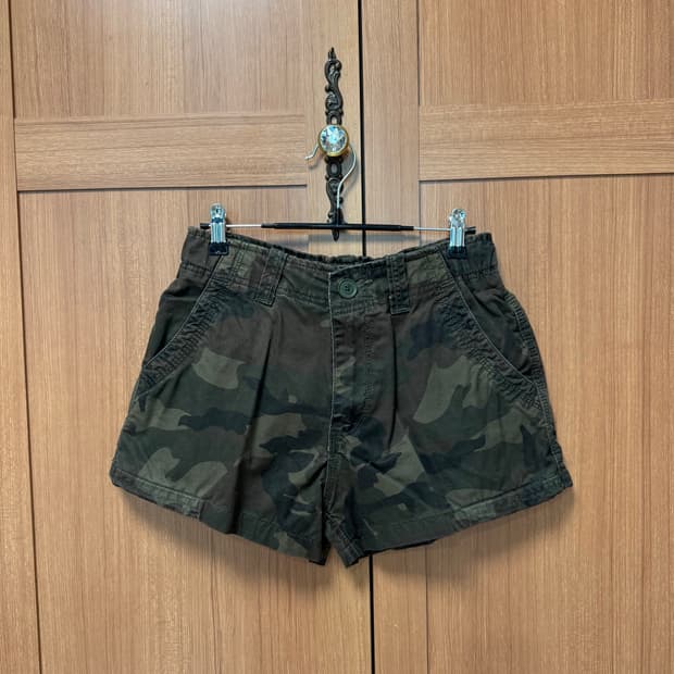 버버리 카고 반바지